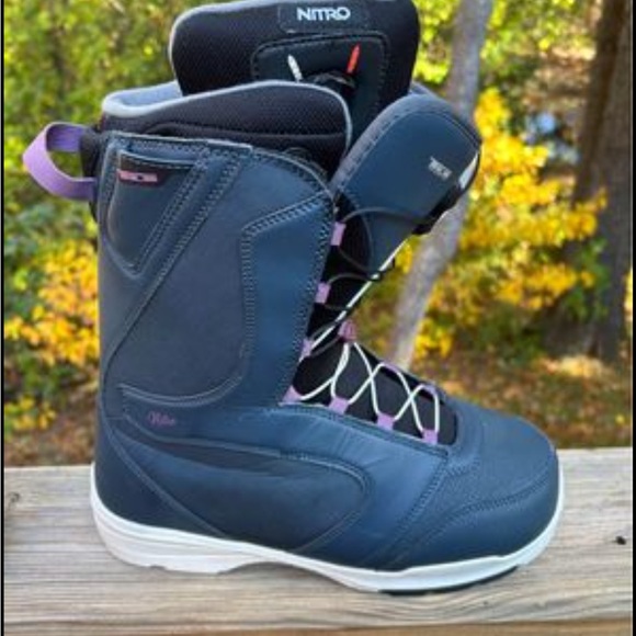 Nitro Women’s Snowboard Boots - Picture 3 of 6